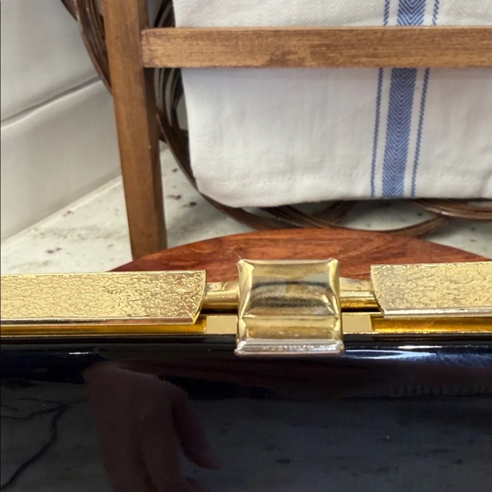 Mid Century Vintage Patent Leather Structured Handbag - Picture 3 of 10